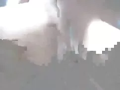 زن جوان در اتاق مناس ...